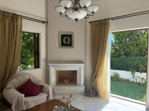 Maria's Apartment Next to Alimos Metro Station